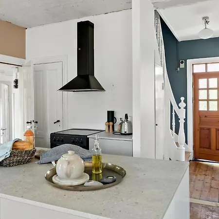 3 Bedroom Awesome In Hébergement de vacances Bandholm