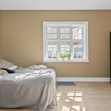 3 Bedroom Awesome In Semesterbostad