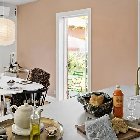 3 Bedroom Awesome In Hébergement de vacances Bandholm