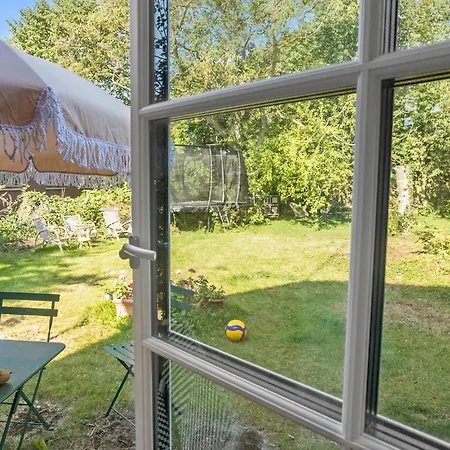 3 Bedroom Awesome In Hébergement de vacances *